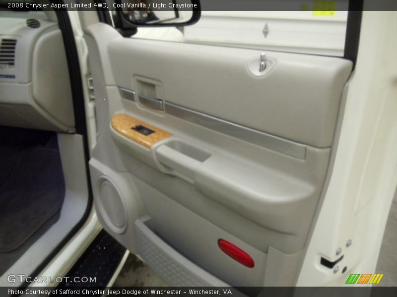 Cool Vanilla / Light Graystone 2008 Chrysler Aspen Limited 4WD