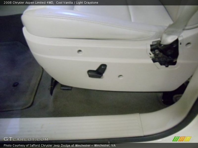 Cool Vanilla / Light Graystone 2008 Chrysler Aspen Limited 4WD