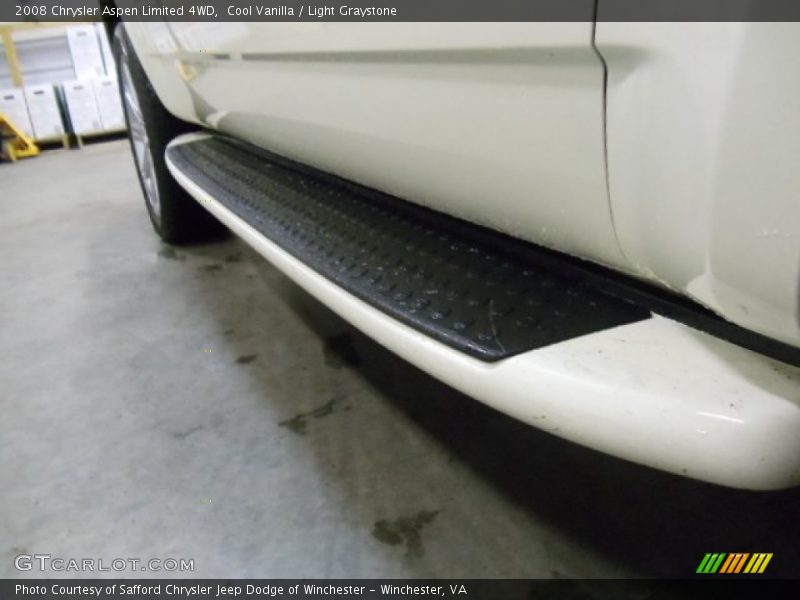 Cool Vanilla / Light Graystone 2008 Chrysler Aspen Limited 4WD