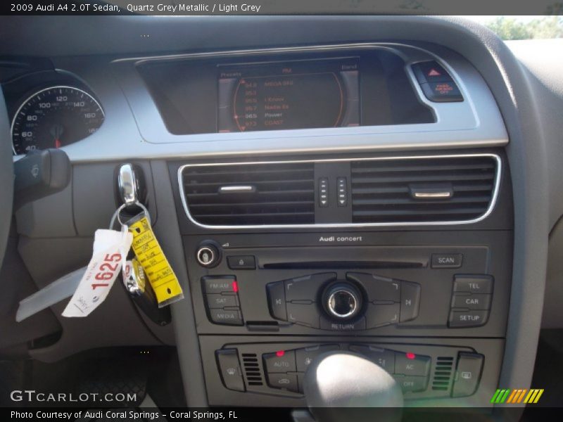 Quartz Grey Metallic / Light Grey 2009 Audi A4 2.0T Sedan