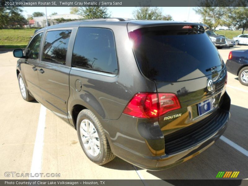 Twilight Gray Metallic / Sierra Sand 2012 Volkswagen Routan SE