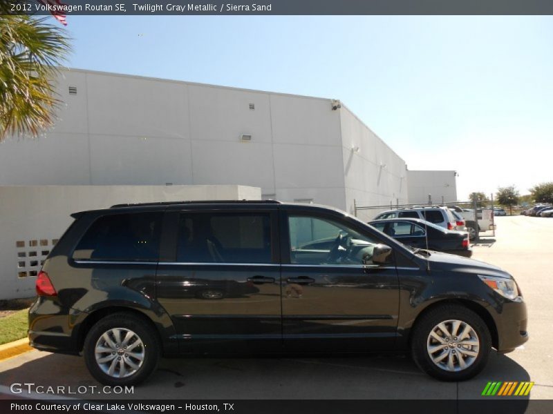 Twilight Gray Metallic / Sierra Sand 2012 Volkswagen Routan SE