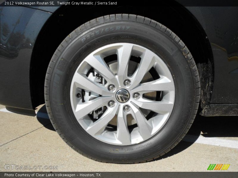 Twilight Gray Metallic / Sierra Sand 2012 Volkswagen Routan SE