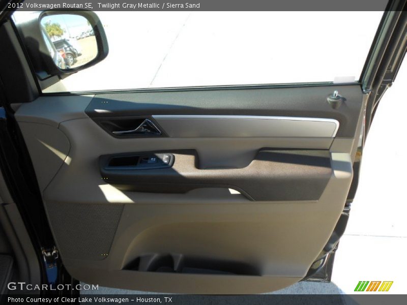 Twilight Gray Metallic / Sierra Sand 2012 Volkswagen Routan SE
