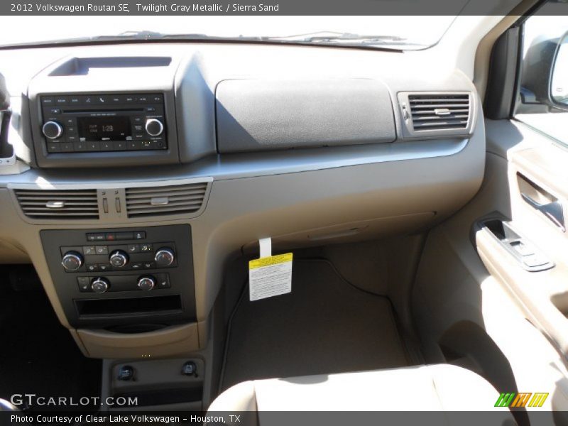 Twilight Gray Metallic / Sierra Sand 2012 Volkswagen Routan SE