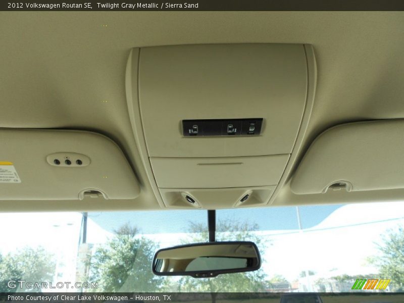 Twilight Gray Metallic / Sierra Sand 2012 Volkswagen Routan SE