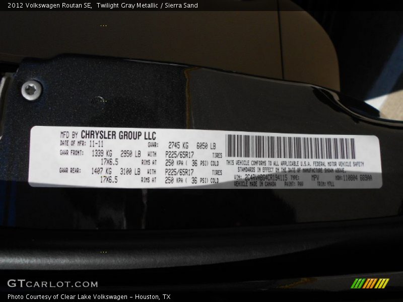 Twilight Gray Metallic / Sierra Sand 2012 Volkswagen Routan SE