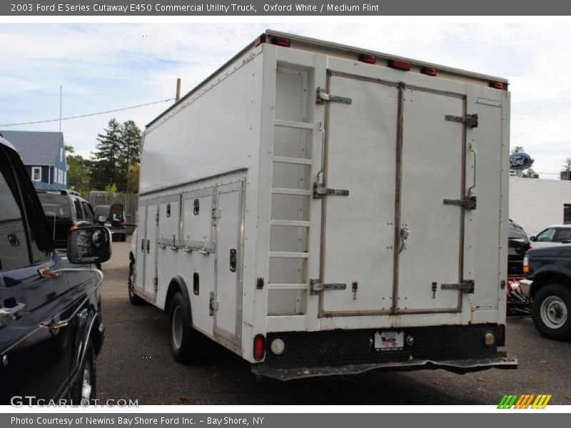 Oxford White / Medium Flint 2003 Ford E Series Cutaway E450 Commercial Utility Truck