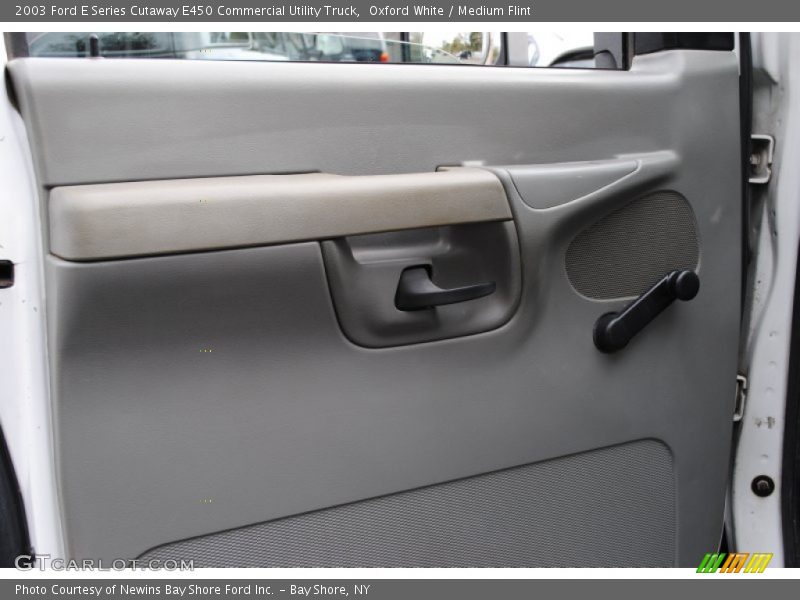 Oxford White / Medium Flint 2003 Ford E Series Cutaway E450 Commercial Utility Truck