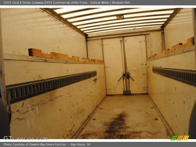 Oxford White / Medium Flint 2003 Ford E Series Cutaway E450 Commercial Utility Truck