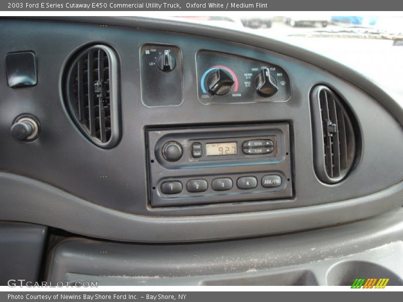 Oxford White / Medium Flint 2003 Ford E Series Cutaway E450 Commercial Utility Truck