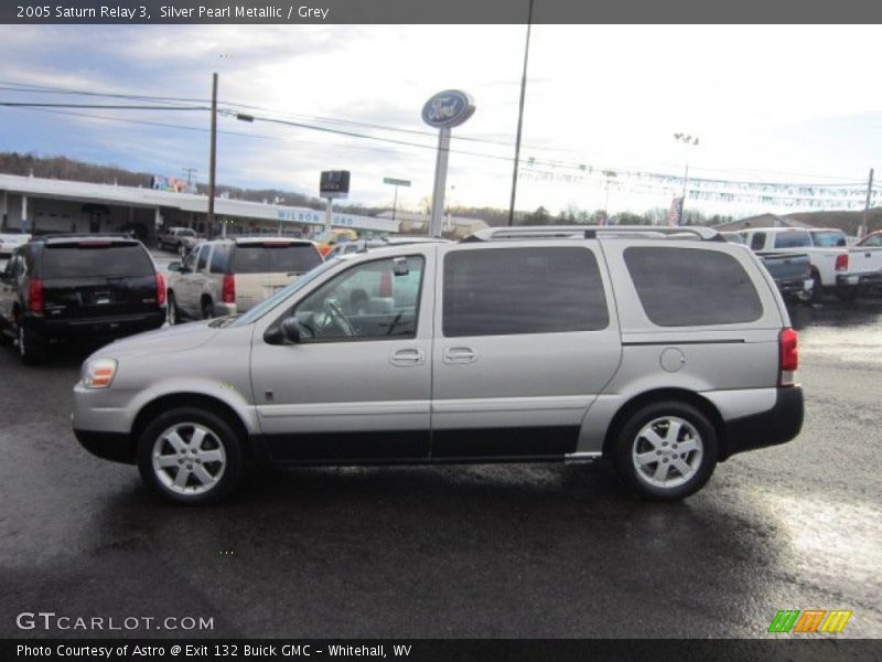 Silver Pearl Metallic / Grey 2005 Saturn Relay 3