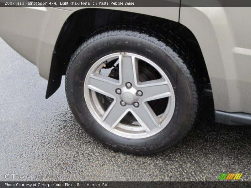 Light Khaki Metallic / Pastel Pebble Beige 2007 Jeep Patriot Sport 4x4