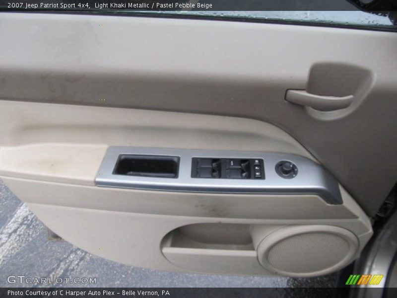 Light Khaki Metallic / Pastel Pebble Beige 2007 Jeep Patriot Sport 4x4