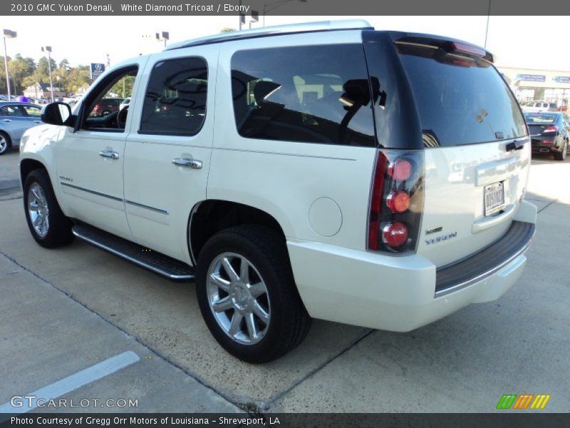 White Diamond Tricoat / Ebony 2010 GMC Yukon Denali