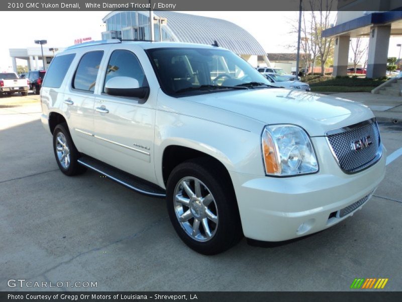 White Diamond Tricoat / Ebony 2010 GMC Yukon Denali