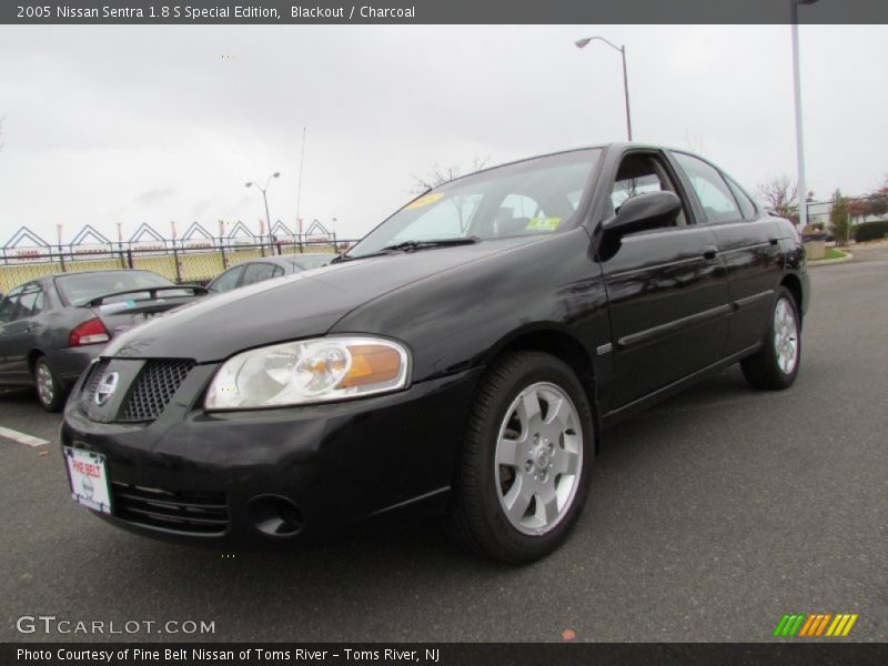 Front 3/4 View of 2005 Sentra 1.8 S Special Edition