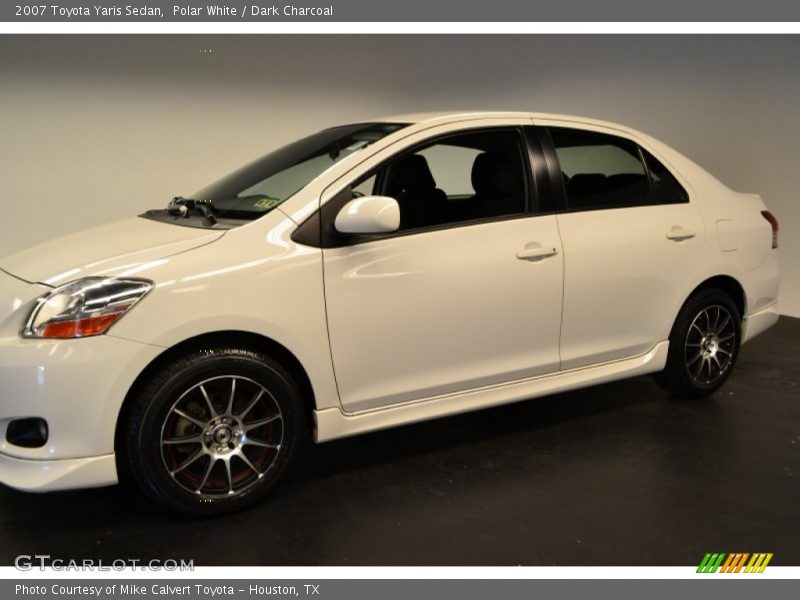 Polar White / Dark Charcoal 2007 Toyota Yaris Sedan