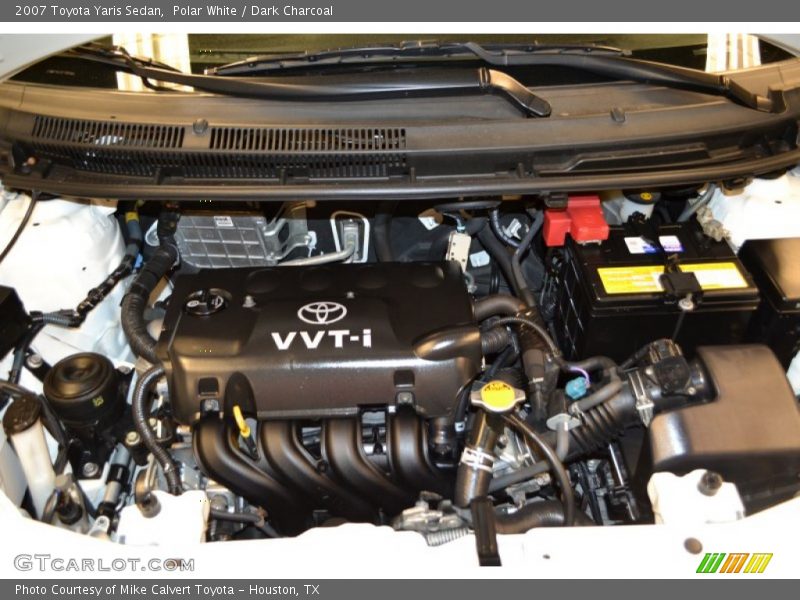 Polar White / Dark Charcoal 2007 Toyota Yaris Sedan