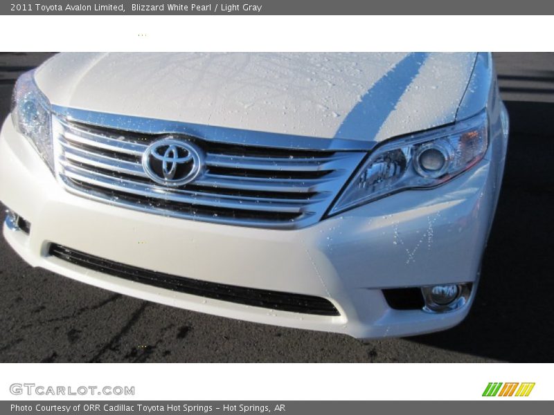 Blizzard White Pearl / Light Gray 2011 Toyota Avalon Limited