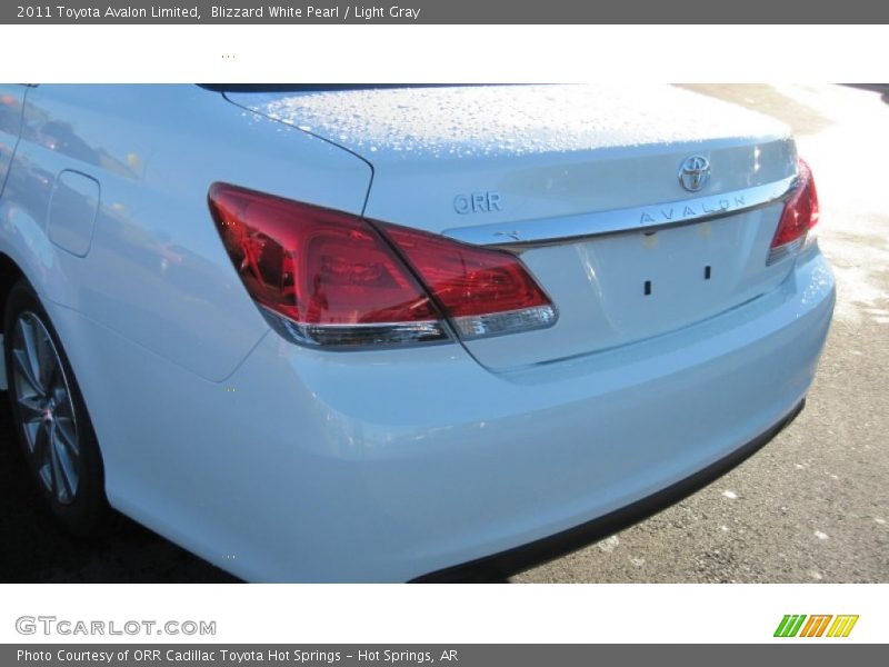 Blizzard White Pearl / Light Gray 2011 Toyota Avalon Limited
