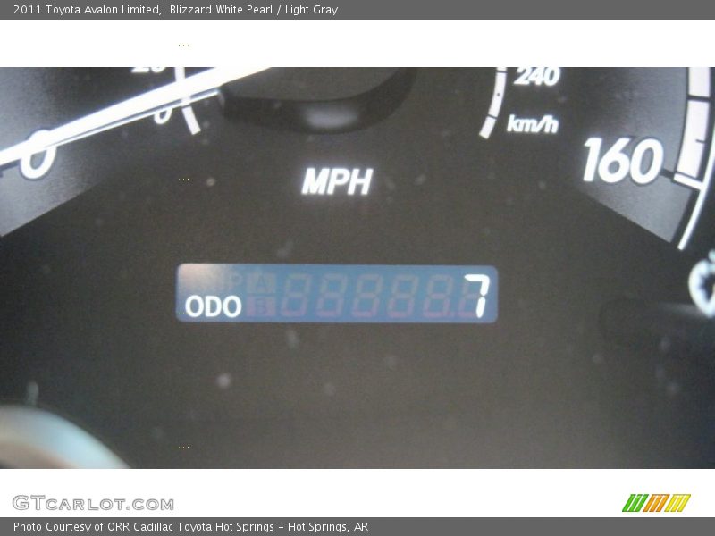 Blizzard White Pearl / Light Gray 2011 Toyota Avalon Limited