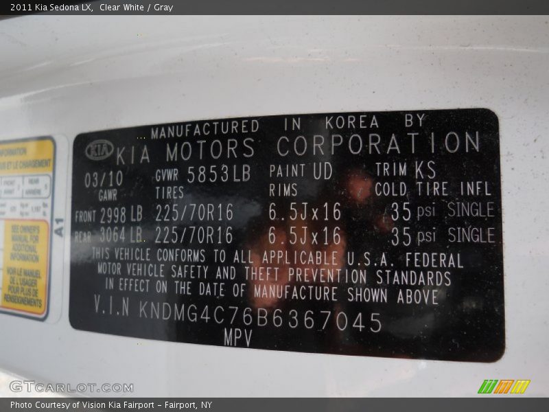 Clear White / Gray 2011 Kia Sedona LX