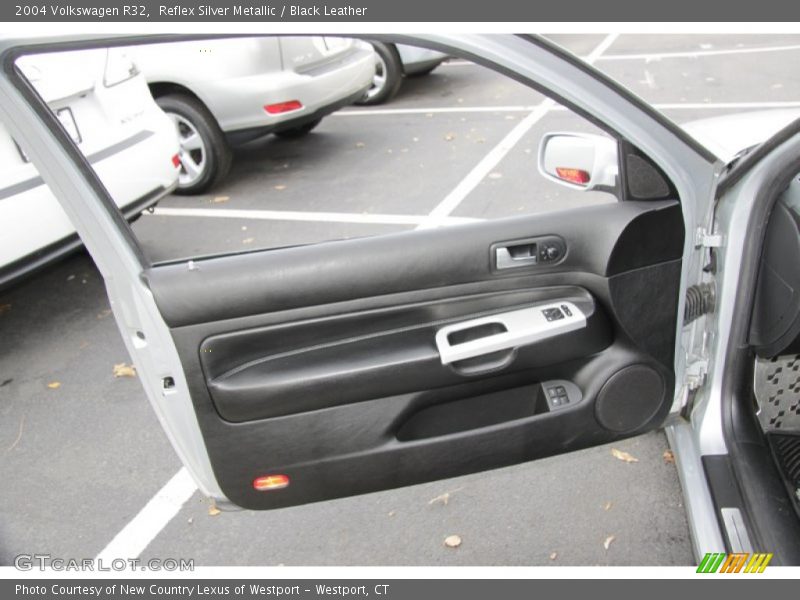 Door Panel of 2004 R32 