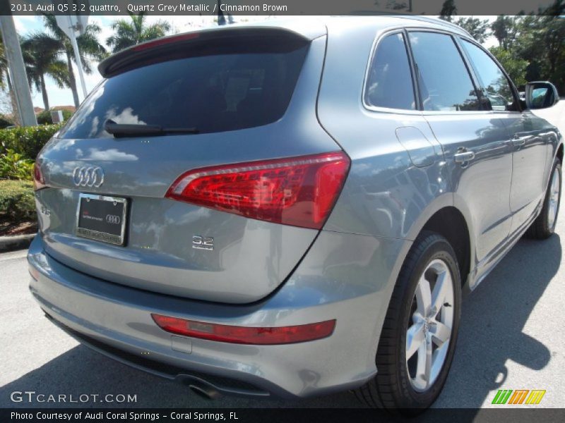 Quartz Grey Metallic / Cinnamon Brown 2011 Audi Q5 3.2 quattro