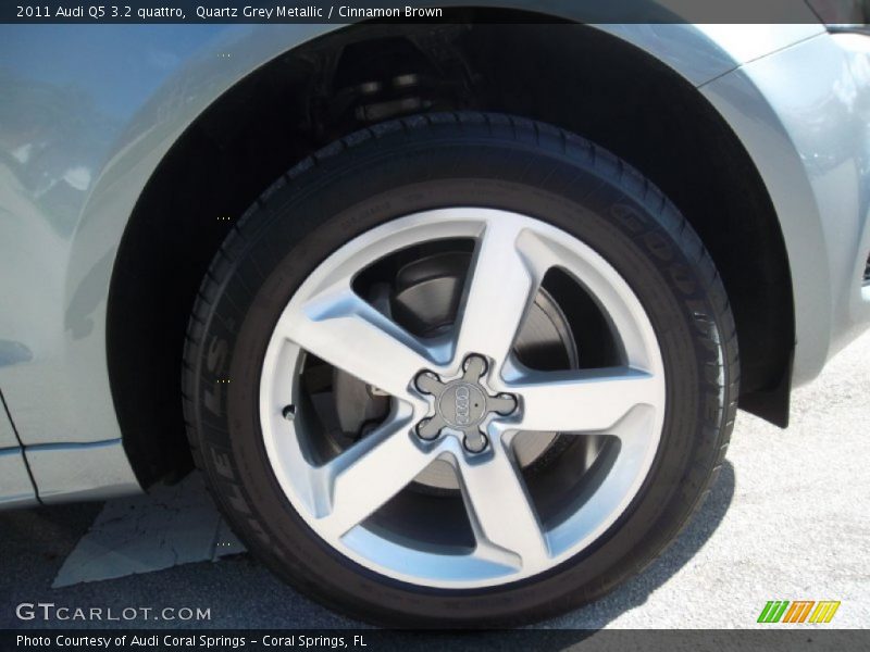 Quartz Grey Metallic / Cinnamon Brown 2011 Audi Q5 3.2 quattro