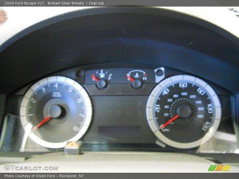 Brilliant Silver Metallic / Charcoal 2009 Ford Escape XLT