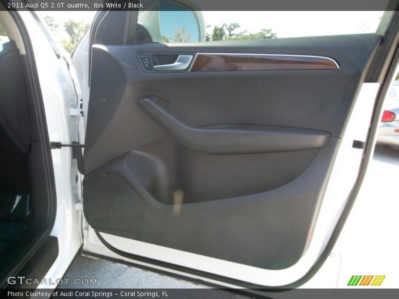 Ibis White / Black 2011 Audi Q5 2.0T quattro