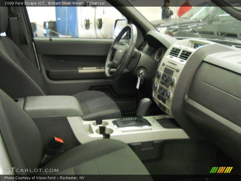 Brilliant Silver Metallic / Charcoal 2009 Ford Escape XLT