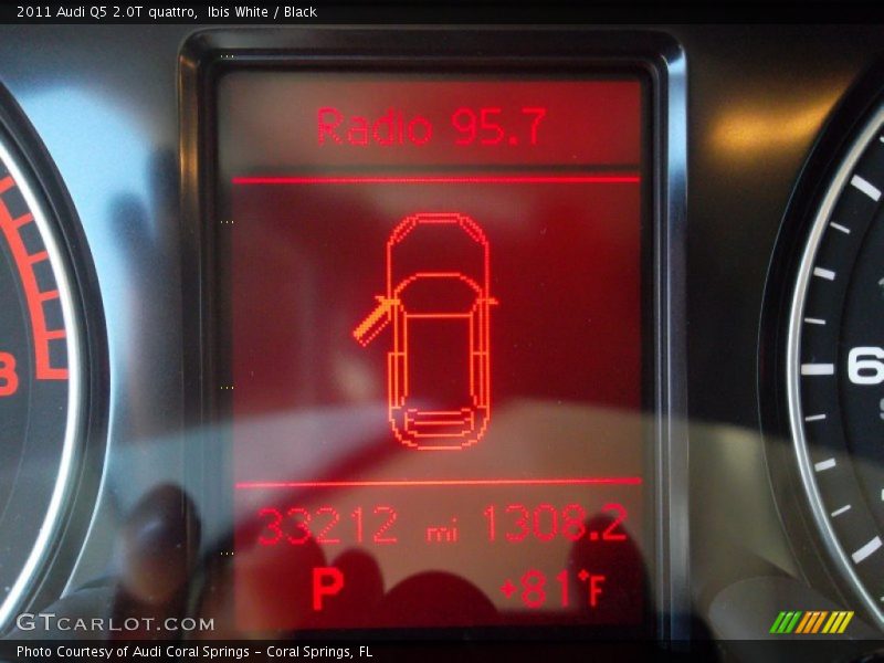 Ibis White / Black 2011 Audi Q5 2.0T quattro