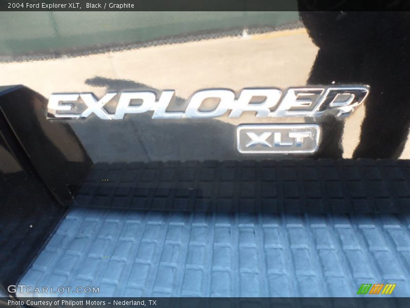 Black / Graphite 2004 Ford Explorer XLT