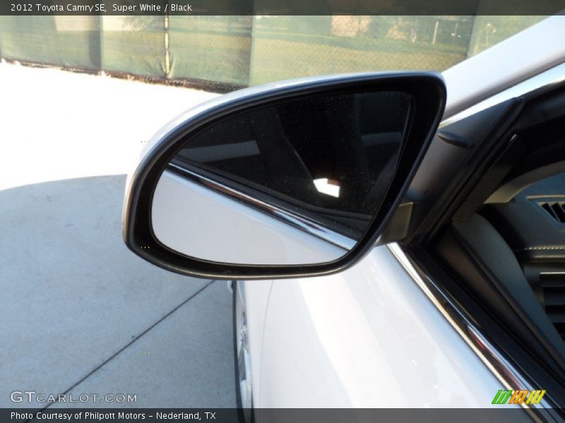 Super White / Black 2012 Toyota Camry SE