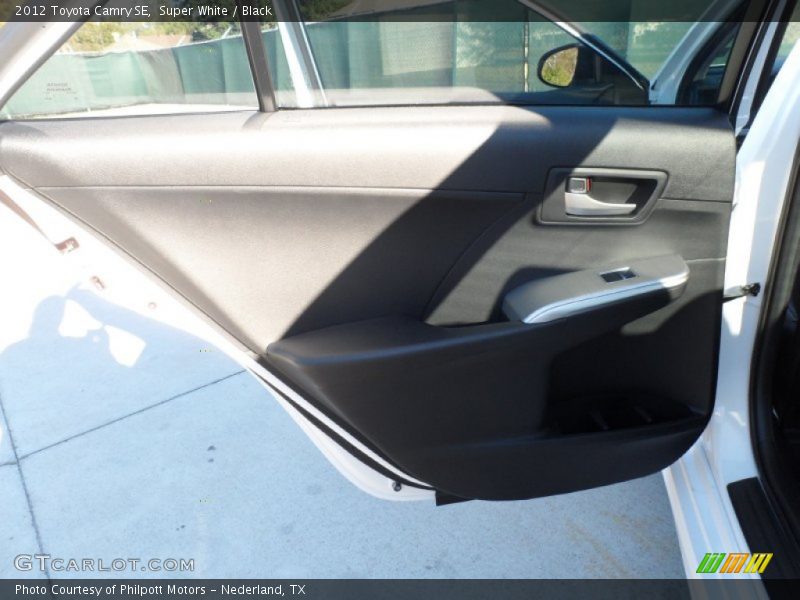 Super White / Black 2012 Toyota Camry SE