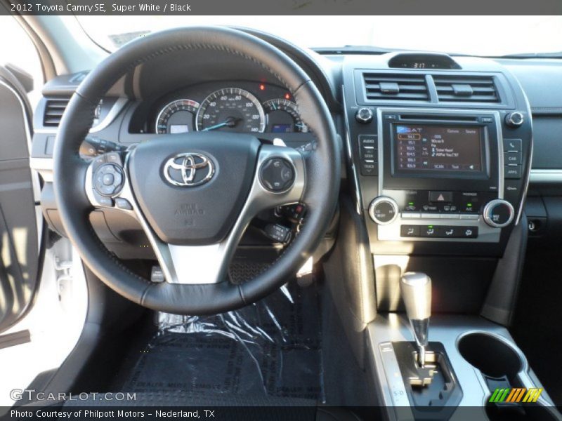 Super White / Black 2012 Toyota Camry SE