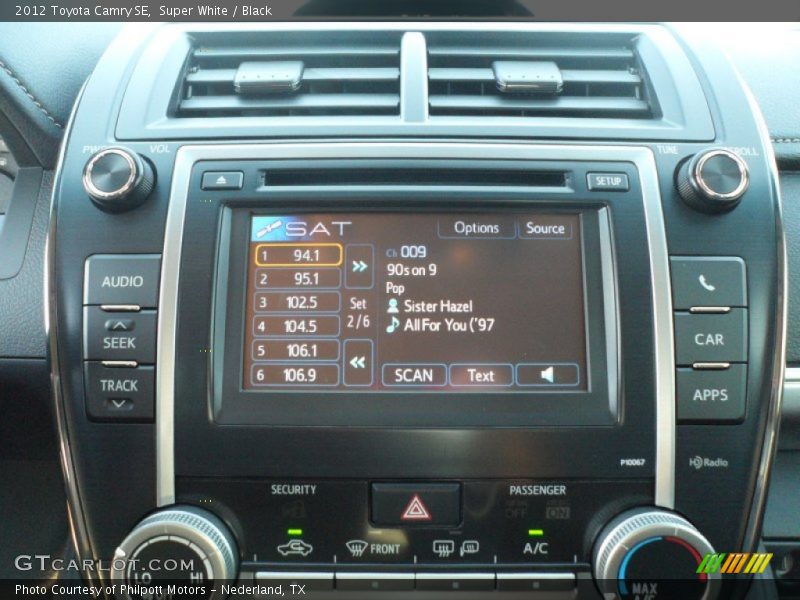 Super White / Black 2012 Toyota Camry SE