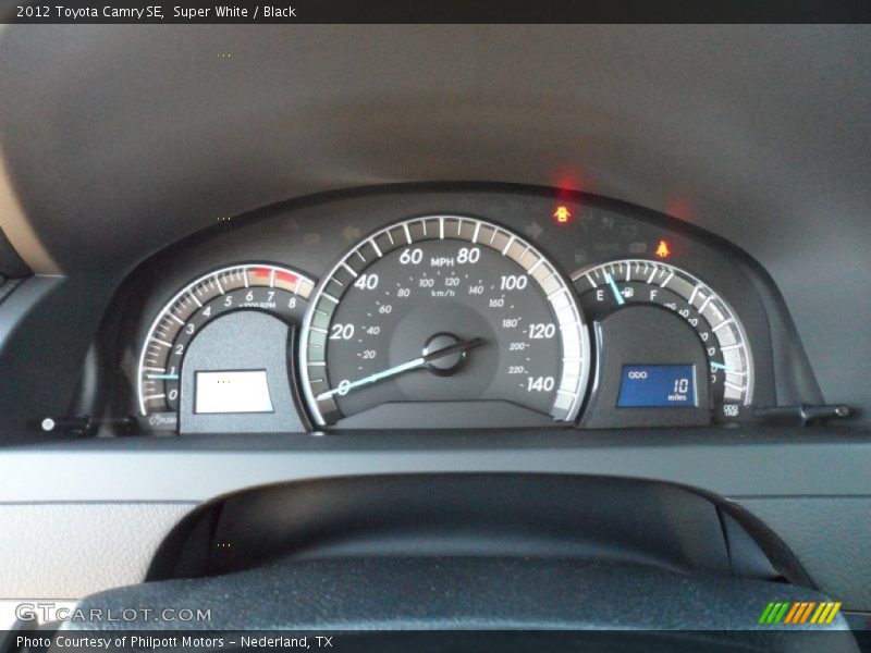 Super White / Black 2012 Toyota Camry SE
