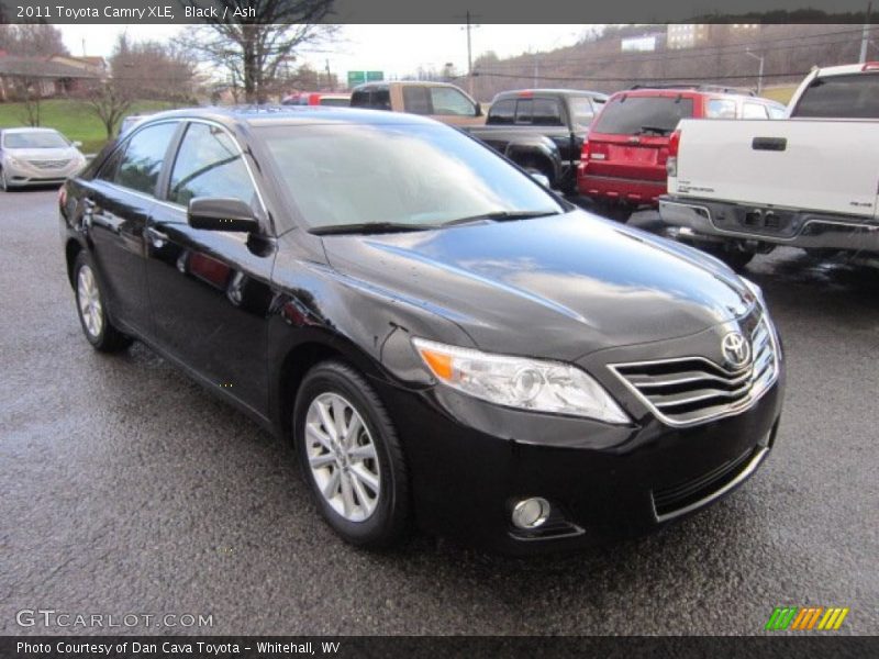 Front 3/4 View of 2011 Camry XLE