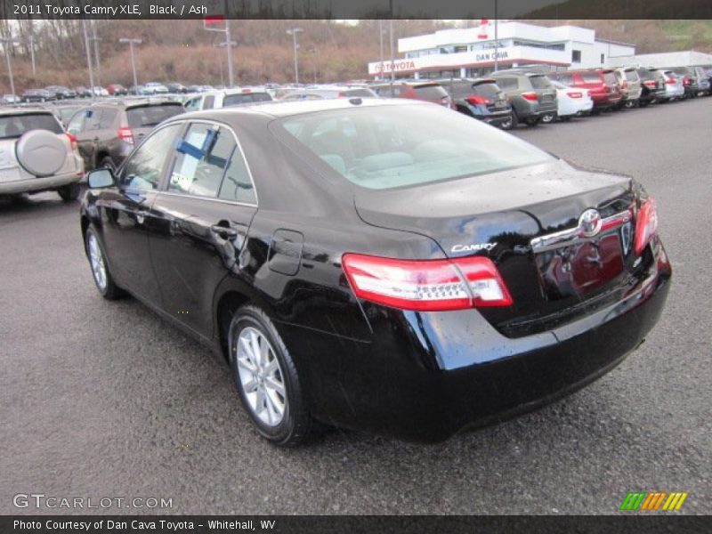 Black / Ash 2011 Toyota Camry XLE