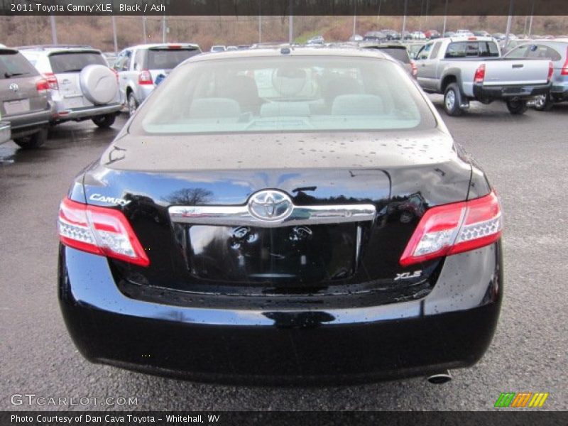 Black / Ash 2011 Toyota Camry XLE