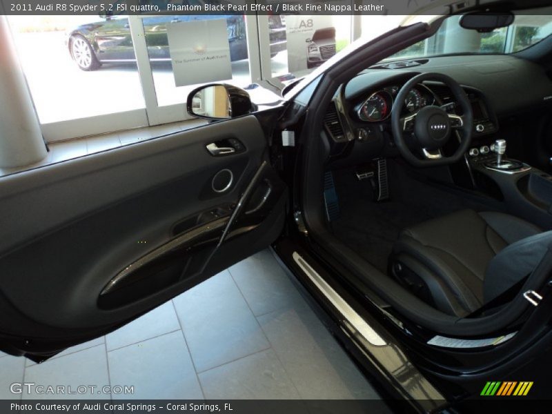 Phantom Black Pearl Effect / Black Fine Nappa Leather 2011 Audi R8 Spyder 5.2 FSI quattro