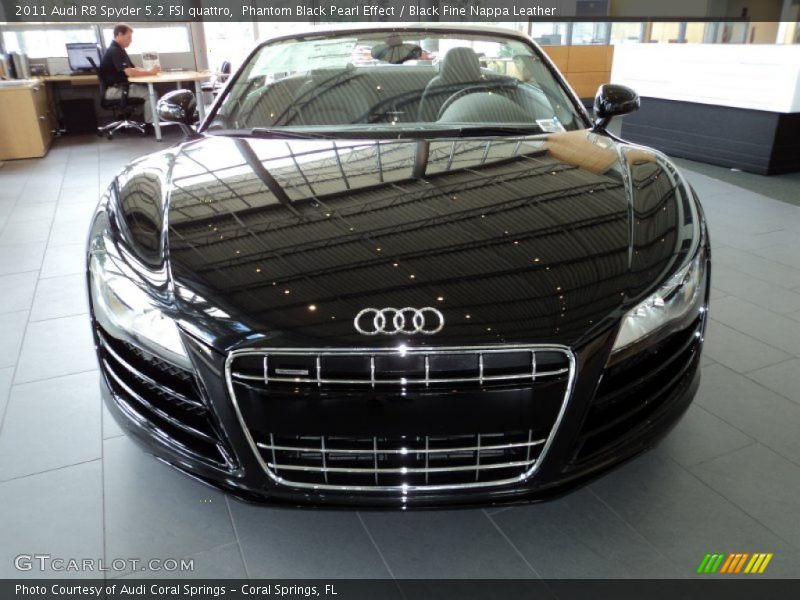 2011 R8 Spyder 5.2 FSI quattro Phantom Black Pearl Effect