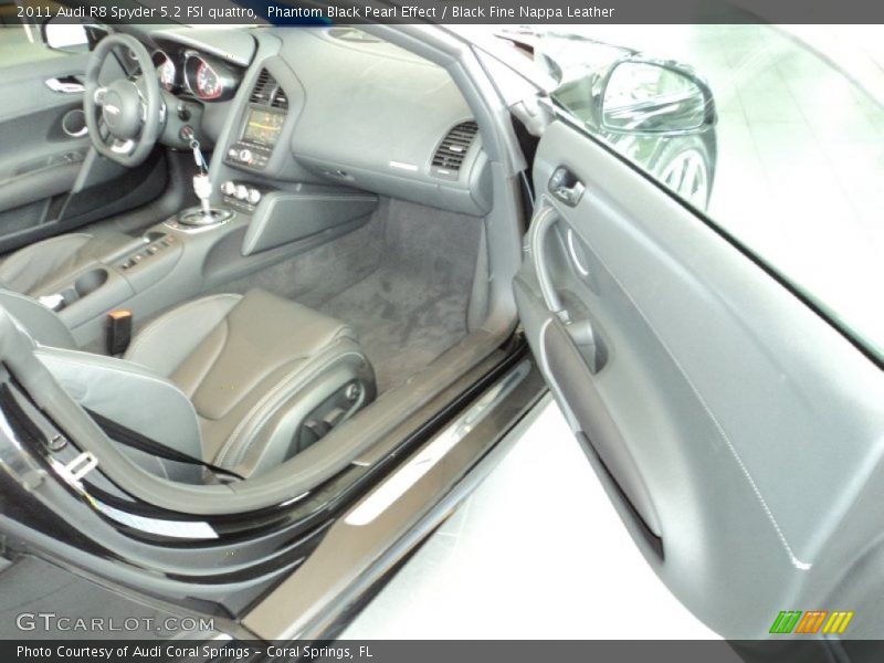 Phantom Black Pearl Effect / Black Fine Nappa Leather 2011 Audi R8 Spyder 5.2 FSI quattro