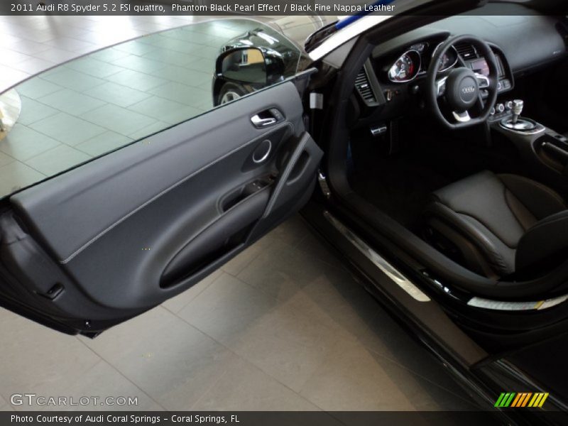 Phantom Black Pearl Effect / Black Fine Nappa Leather 2011 Audi R8 Spyder 5.2 FSI quattro