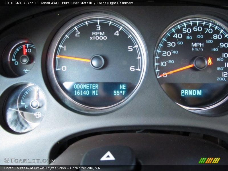 Pure Silver Metallic / Cocoa/Light Cashmere 2010 GMC Yukon XL Denali AWD