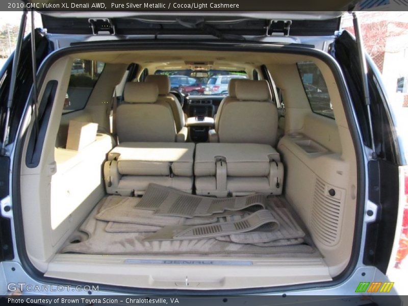 Pure Silver Metallic / Cocoa/Light Cashmere 2010 GMC Yukon XL Denali AWD
