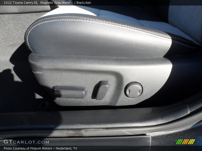 Magnetic Gray Metallic / Black/Ash 2012 Toyota Camry SE